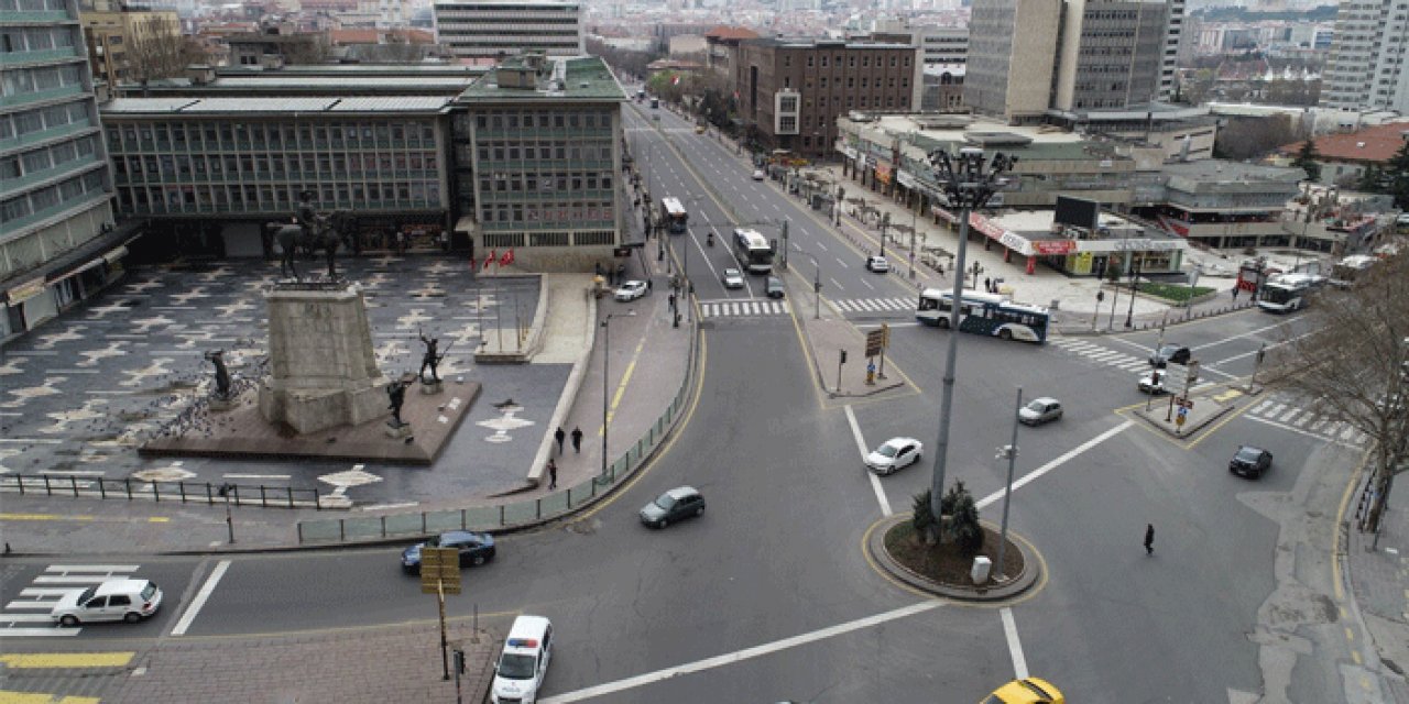 Ankara'da yüzlerce düzensiz göçmen sınır dışı edildi