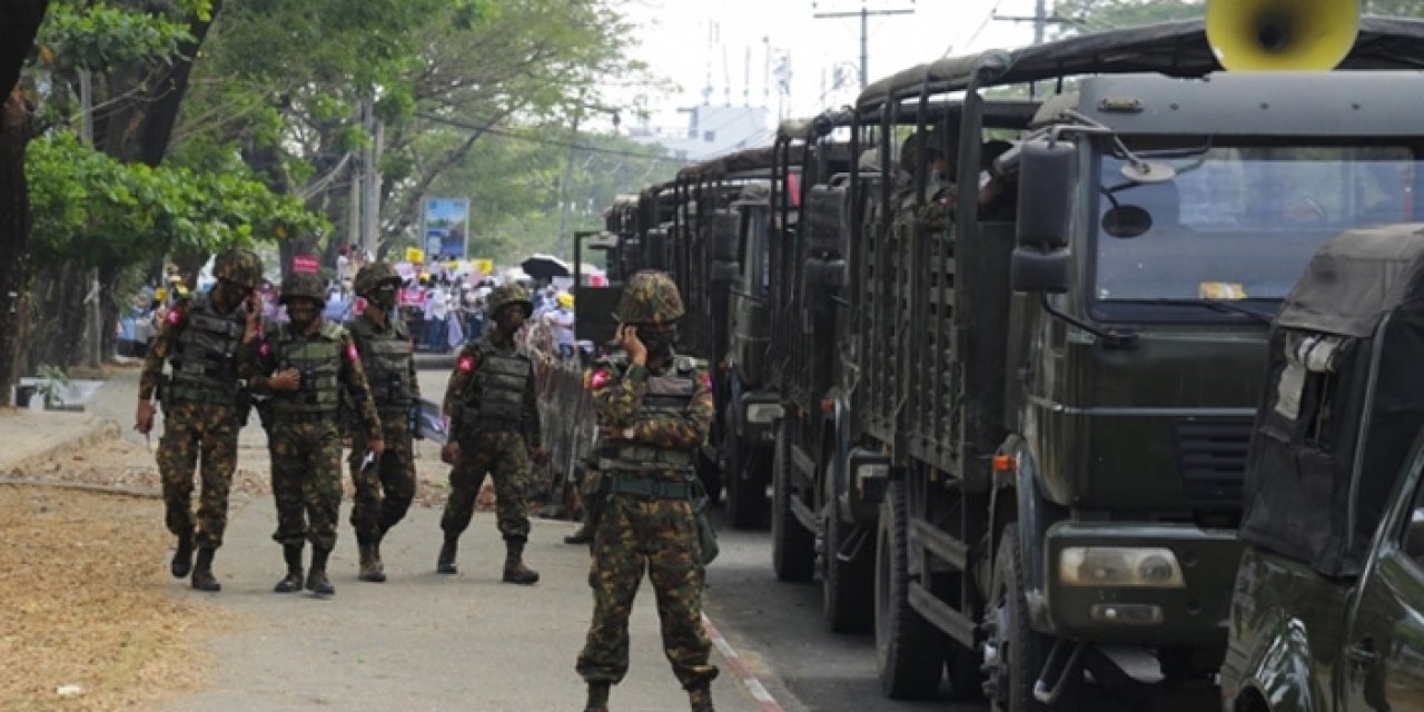 Myanmar'da ordu teyakkuzda