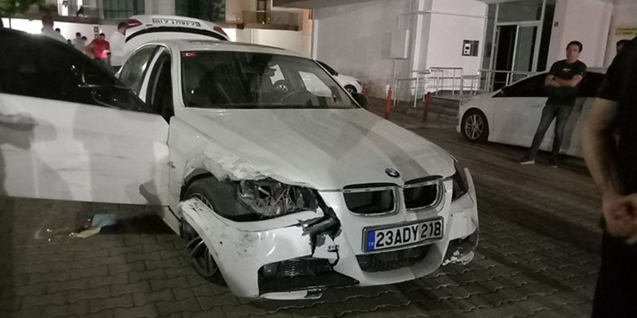 Alkollü sürücü bariyeri kırıp siteye girdi