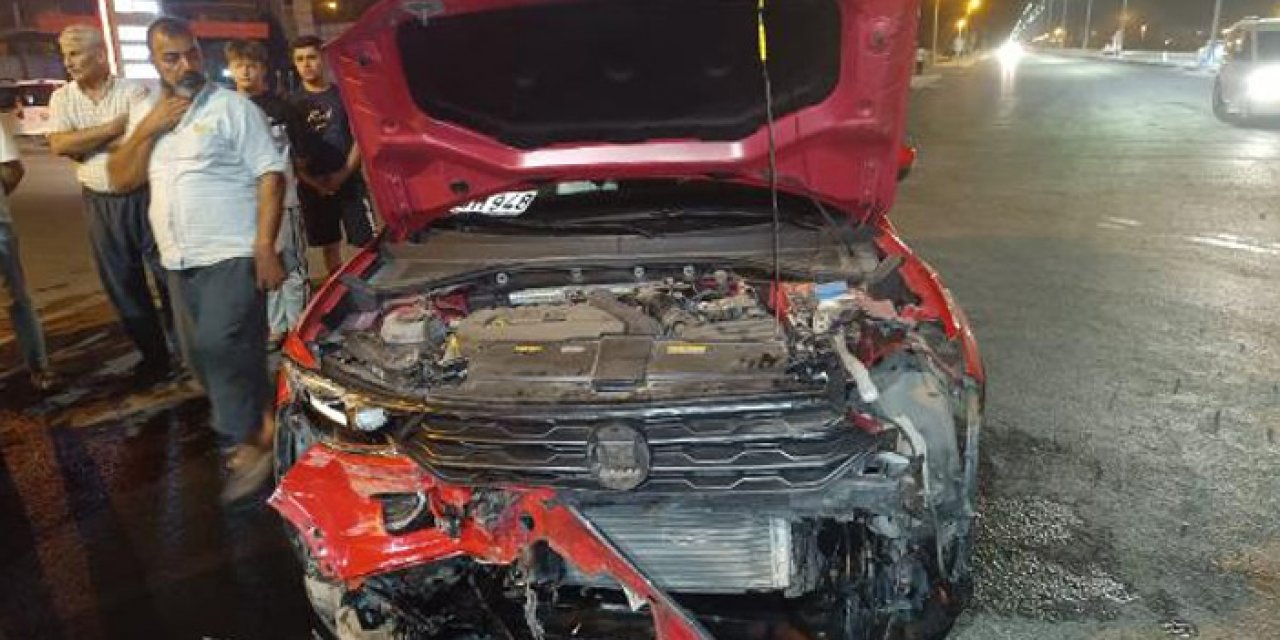 Mardin'de kamyonet ile otomobil çarpıştı: 4 yaralı