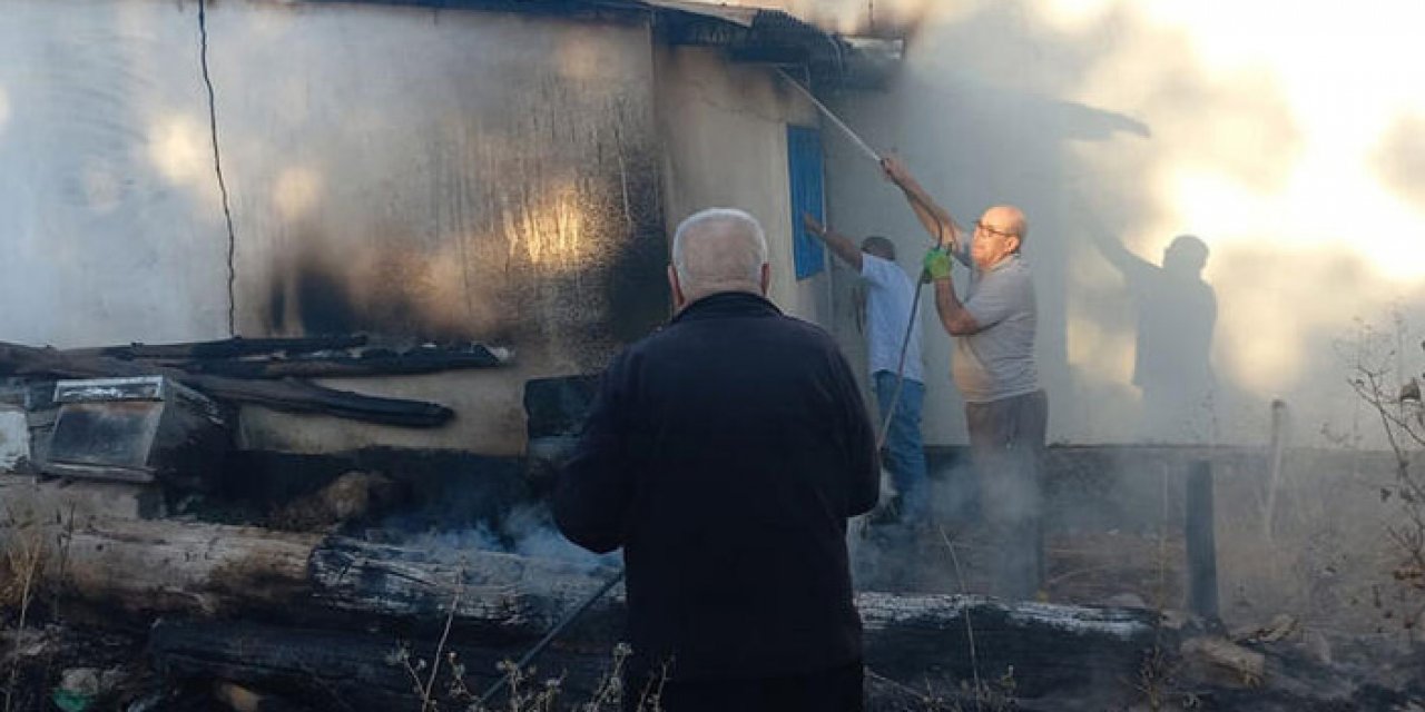 Otlarını yakmak isterken komşusunun odunluğunu yaktı