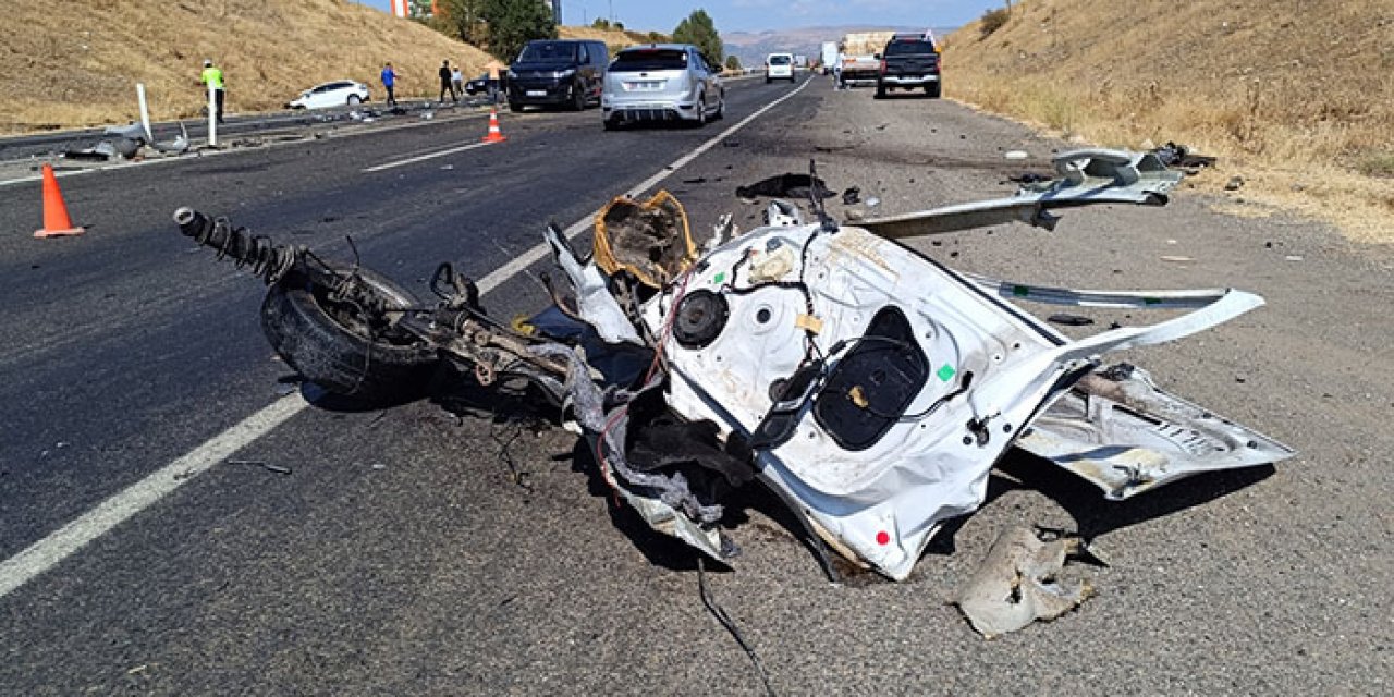 Kafa kafaya çarpıştılar: 1 ölü 2 yaralı