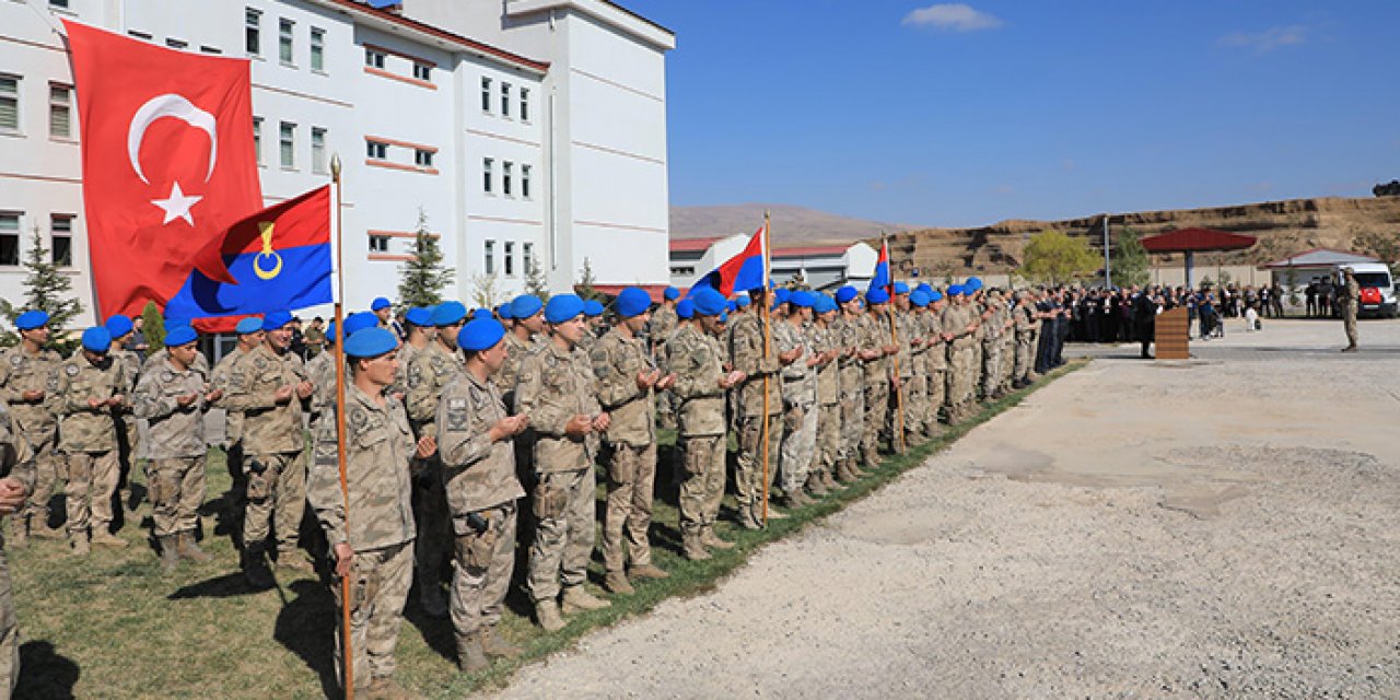 130 komando dualarla uğurlandı