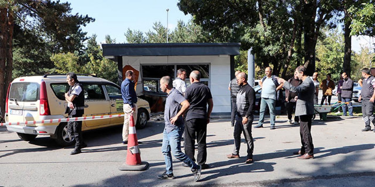 Kontrolden çıkan taksi kulübeye girdi: 4 yaralı