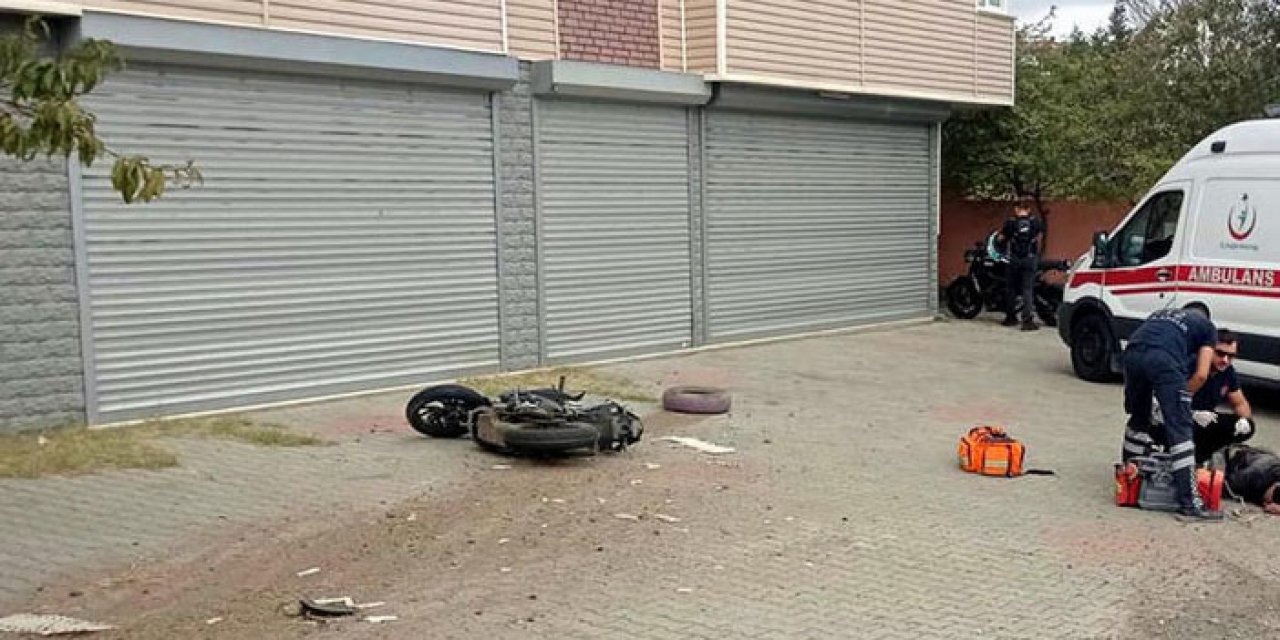 Otomobil ile çarpışan motosikletin sürücüsü öldü