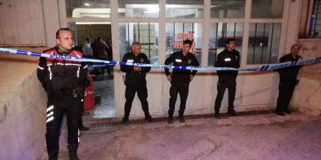 Tüfeği doldur- boşalt yaparken arkadaşını öldürdü