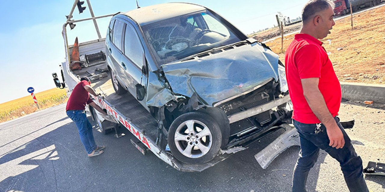 İki araç çarpıştı: 6 yaralı