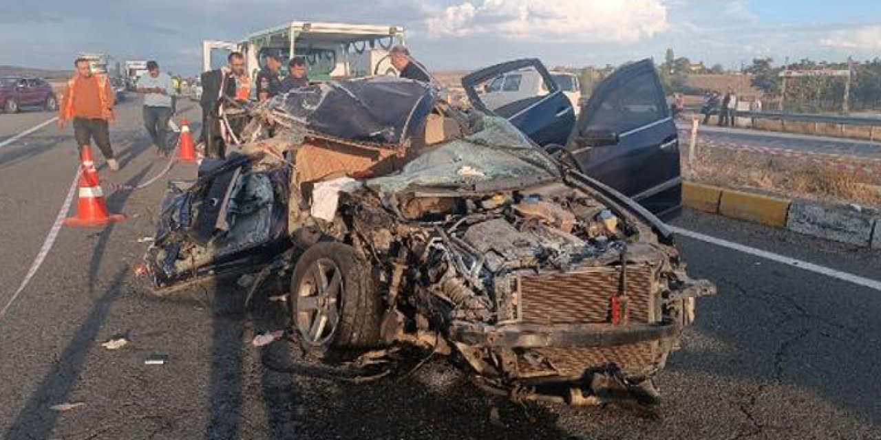 Kırıkkale'de vince arkadan çarptı