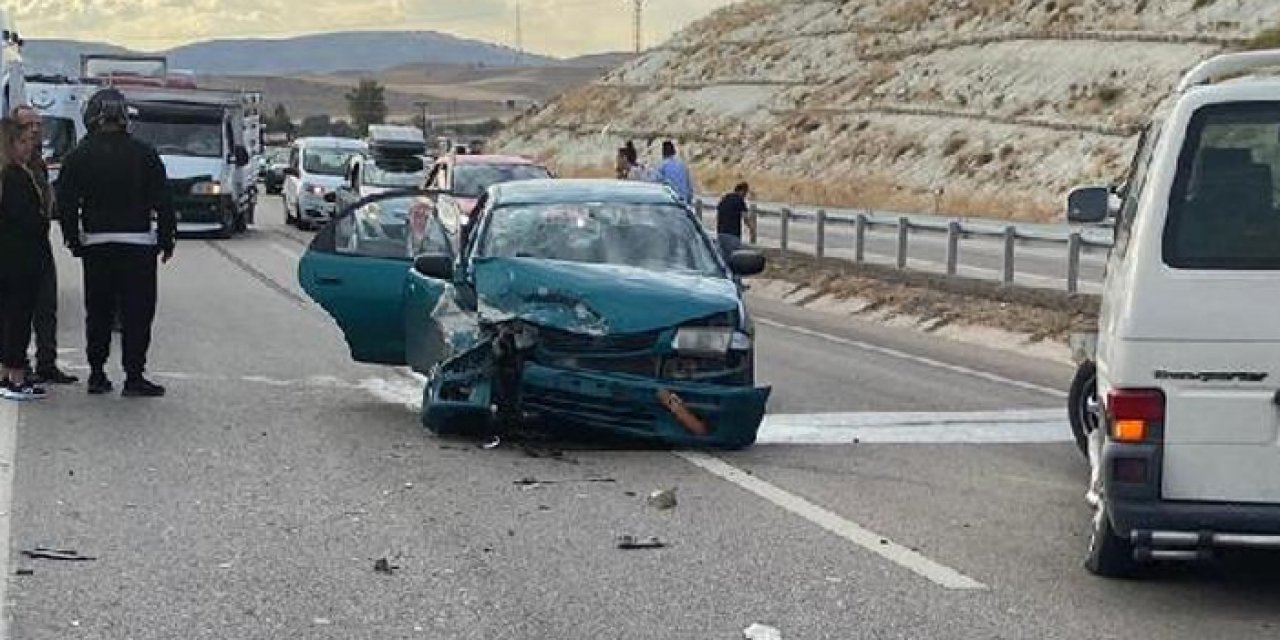 Babasının otomobilini sollamak istedi: Kazada 6 yaralı