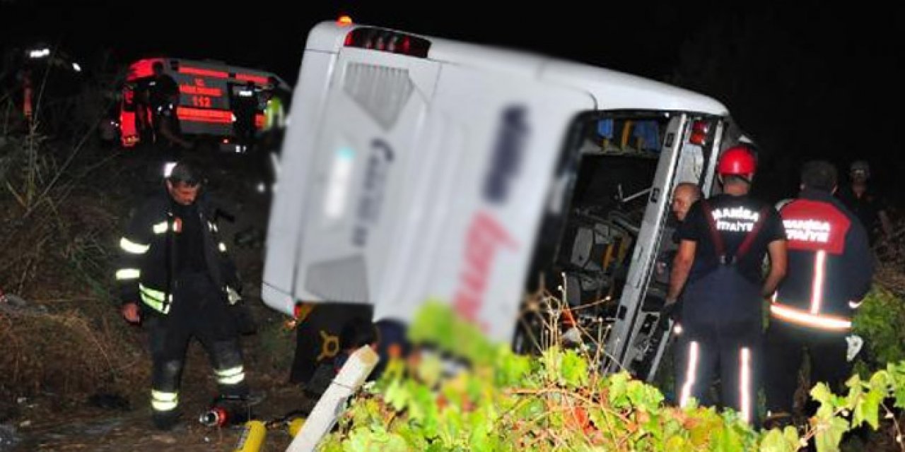 Manisa'da yolcu otobüsü üzüm bağına uçtu: 15 kişi yaralandı