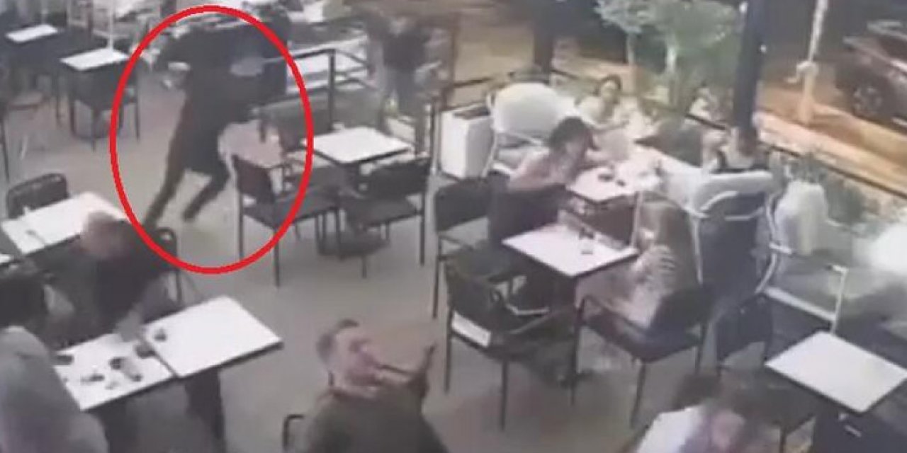 Kafede otururken arkadaşına kurşun yağdırdı