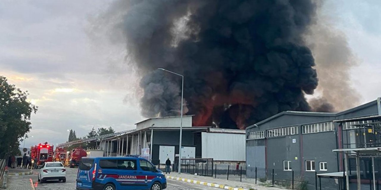 Uşak’ta tekstil fabrikasında yangın