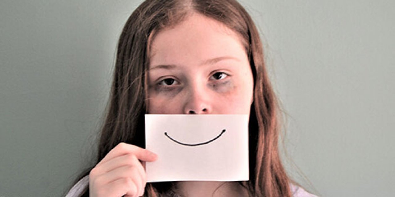 Gülümseyen depresyon kadınlarda daha fazla görülüyor!