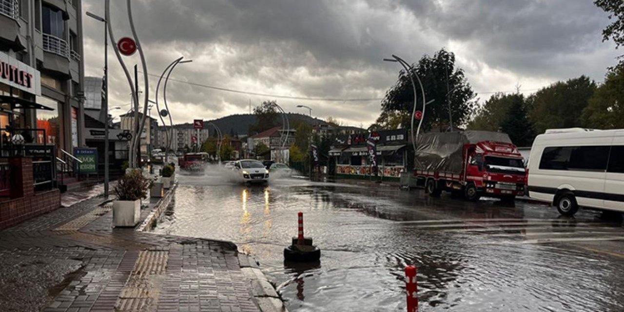 Sağanak yağış su baskınlarına neden oldu