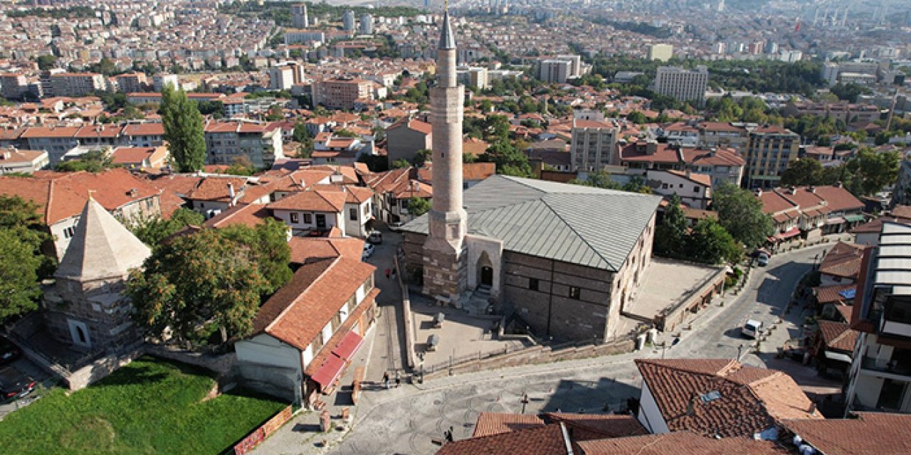 Ankara'nın en eski cami ihtişamıyla büyülüyor...