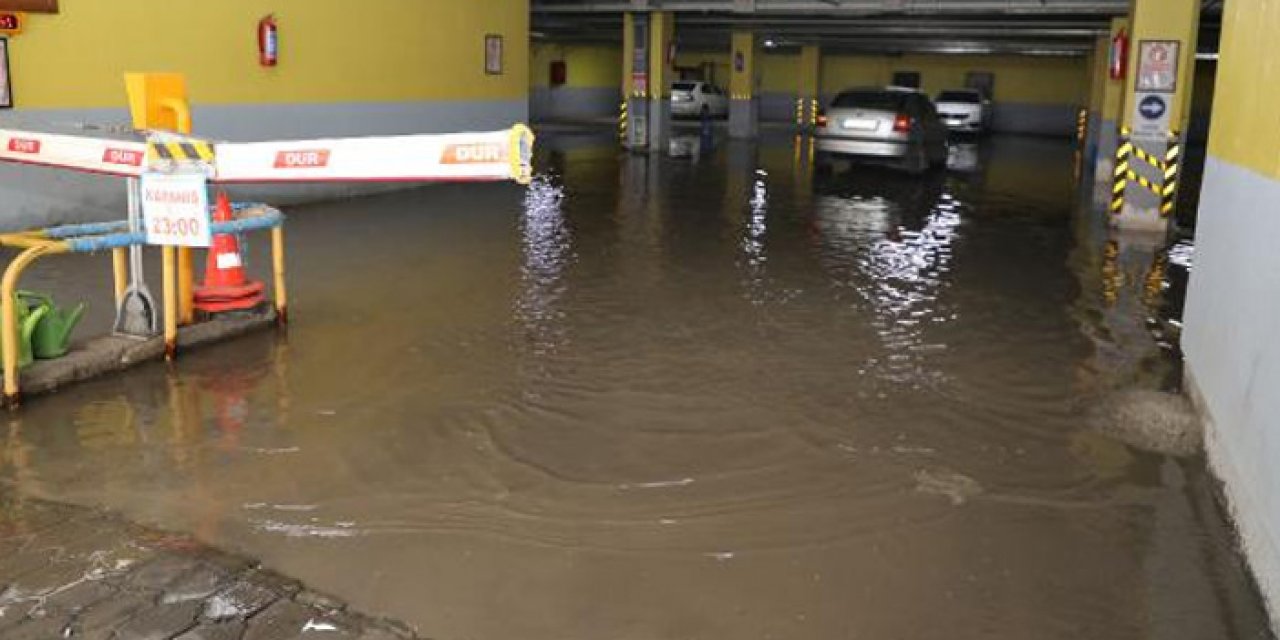 Sivas'ta sağanak: 255 farklı adreste su baskını