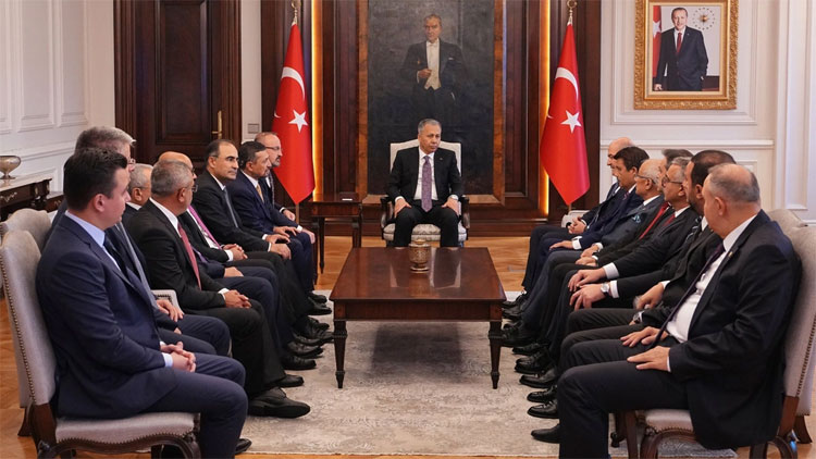 Süleyman Soylu'dan İçişleri Bakanı Ali Yerlikaya'ya ziyaret