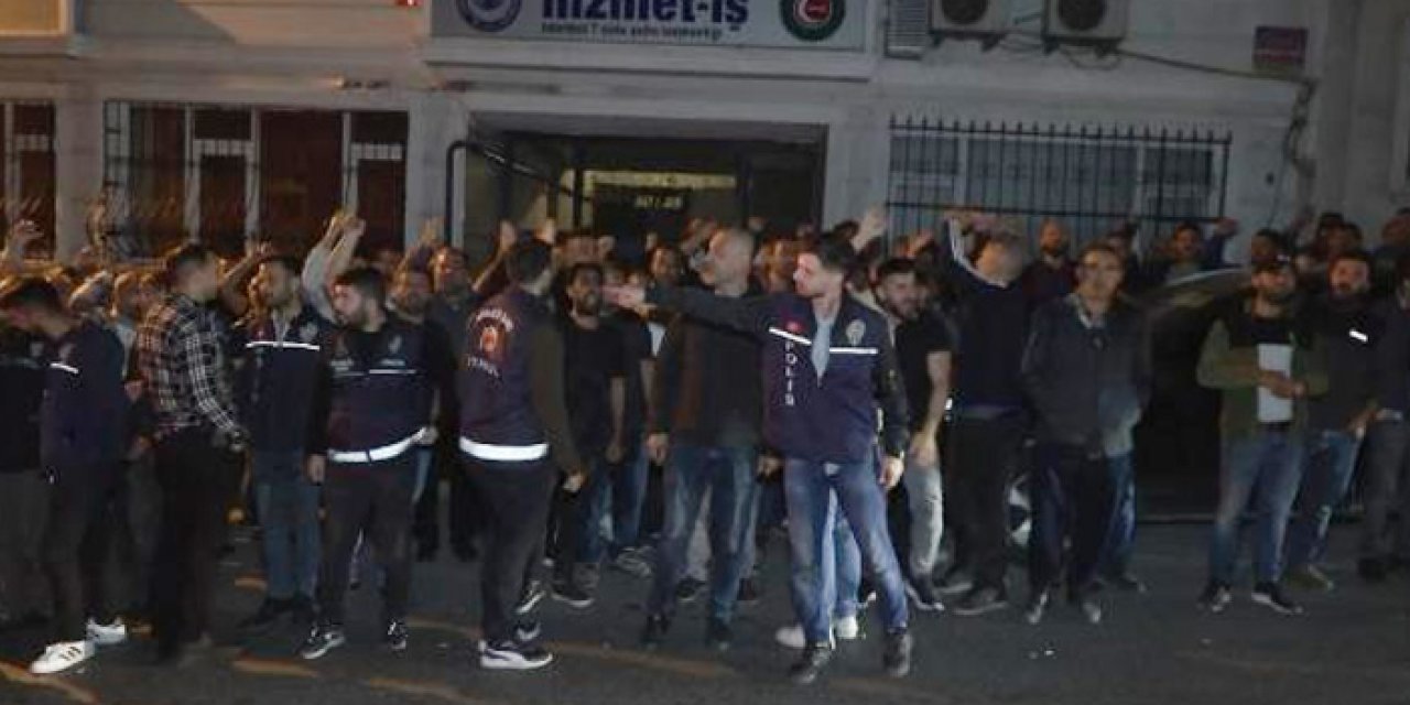 İBB çalışanlarından sendika binası önünde protesto