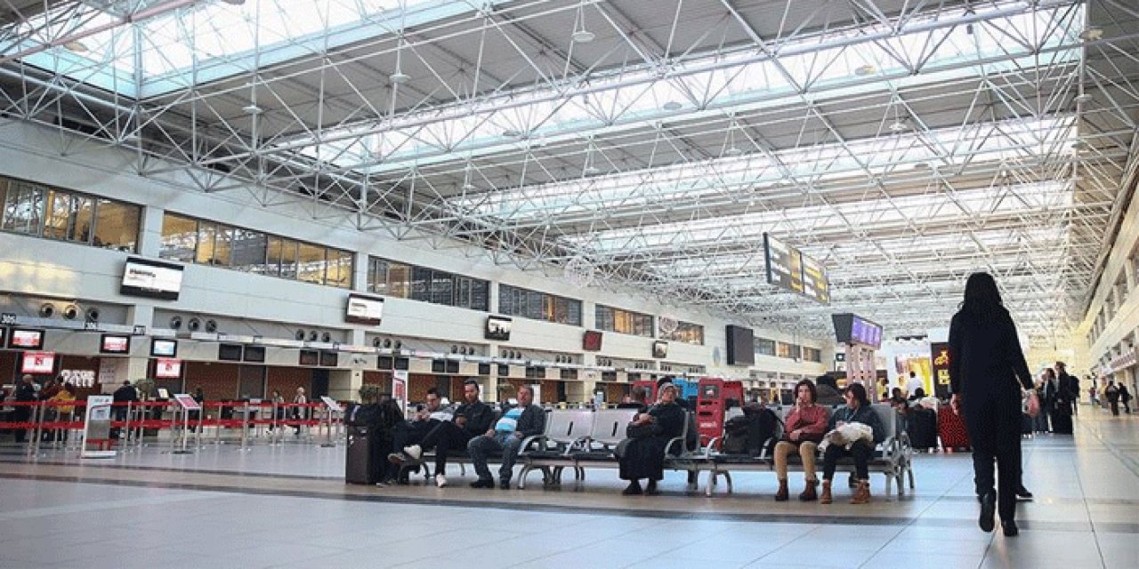 Antalya'da uçuşlar durduruldu