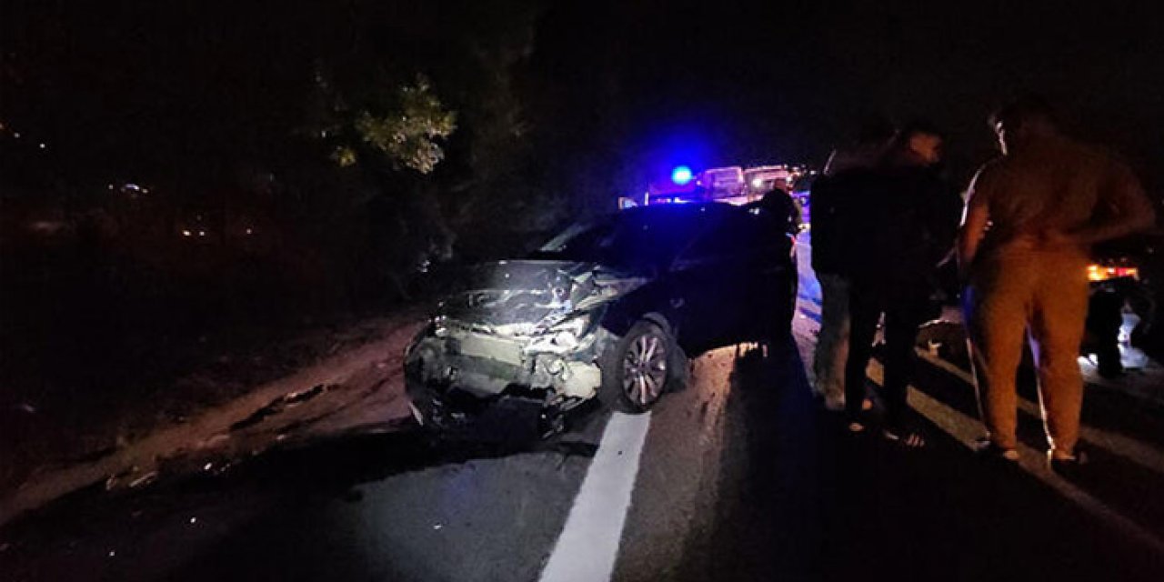 Atık lastik yola fırladı; 9 araç birbirine girdi: 4 yaralı