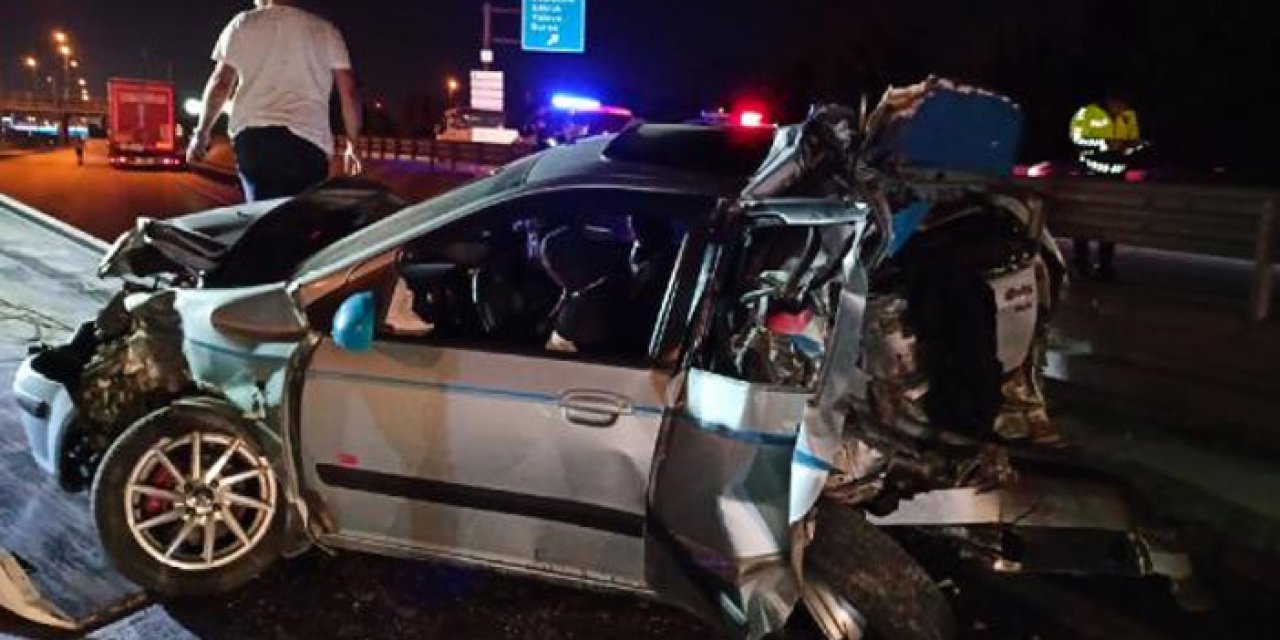 TIR otomobil ile çarpıştı: 5 kişi yaralandı