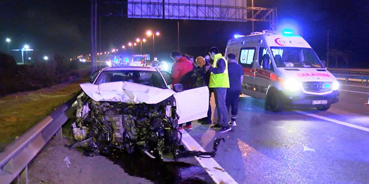 Pendik’te iki otomobil birbirine girdi: 2 yaralı