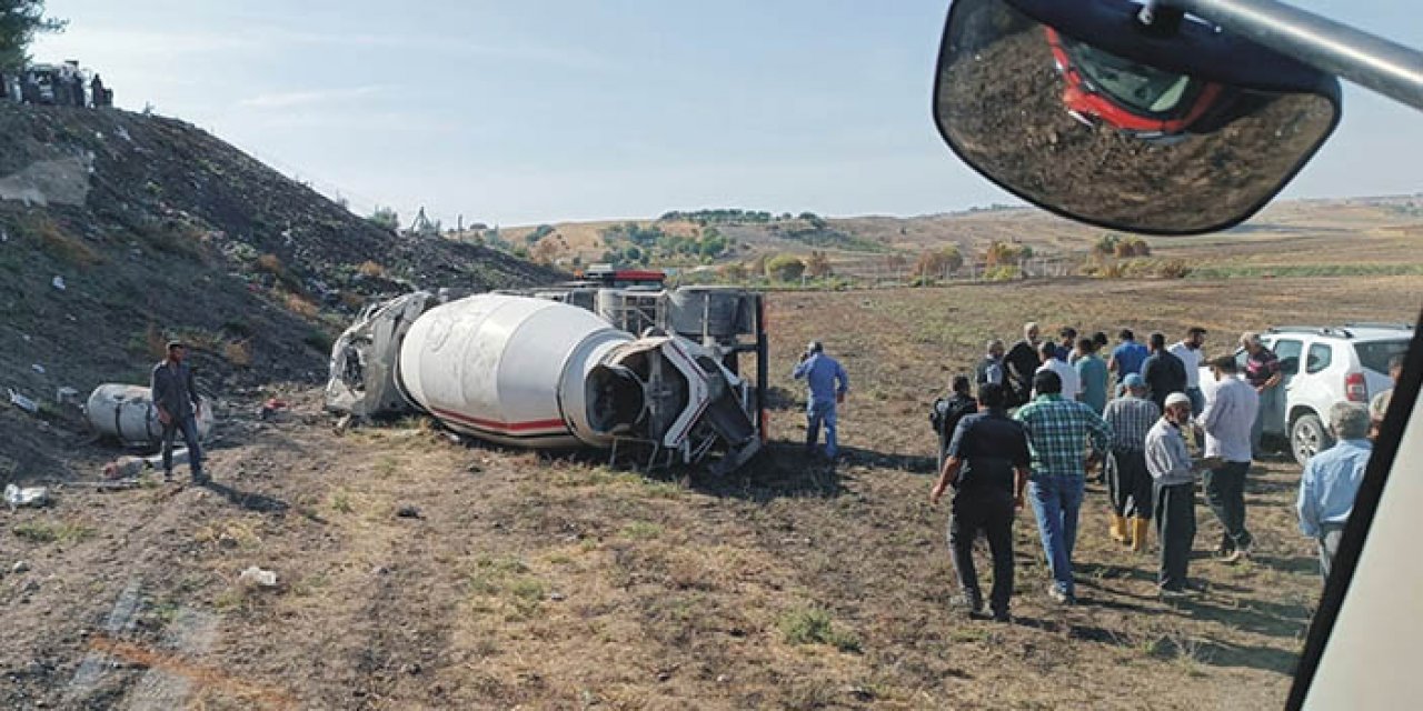 Devrilen beton mikserin sürücüsü öldü