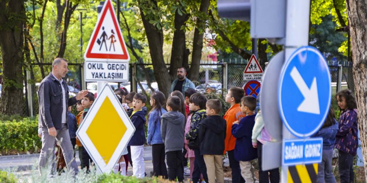 Büyükşehir Belediyesi’nden çocuklara trafik eğitimi