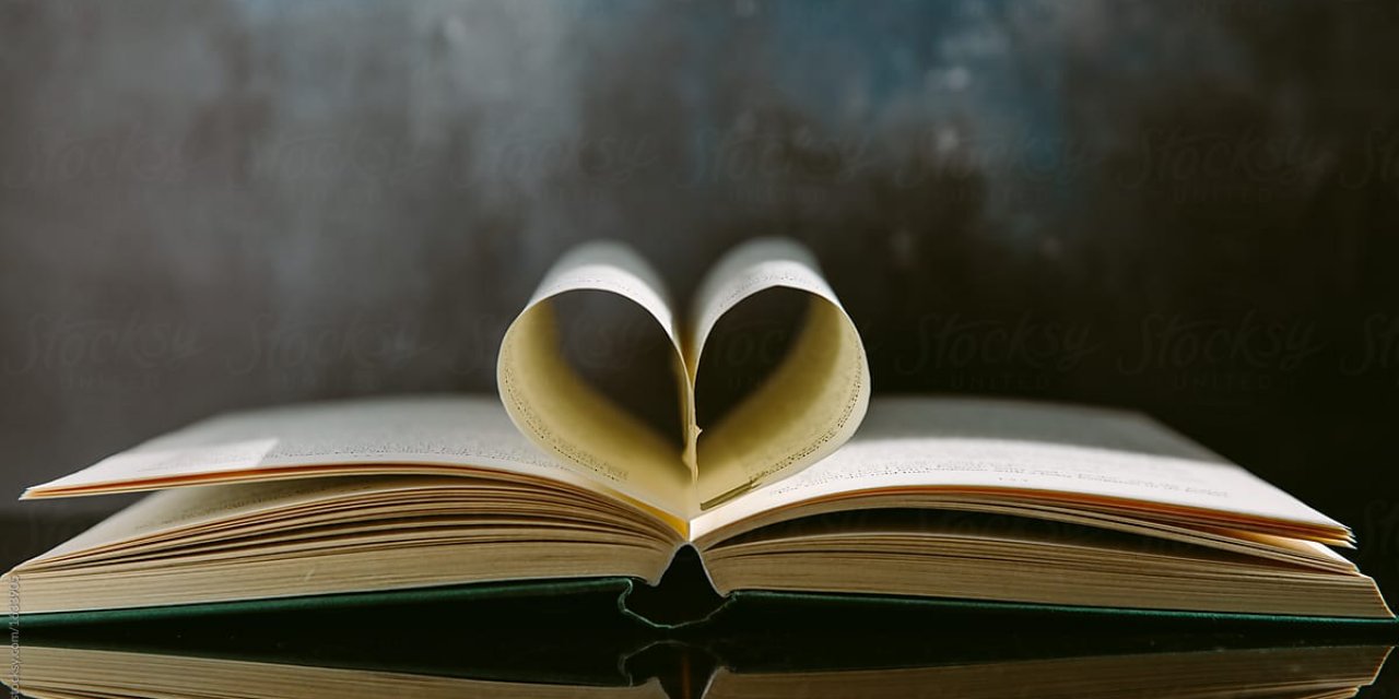 Bu Kitaplar Mutluluk Saçıyor! Okuduktan Sonra Mutlu Hissedeceğiniz Kitaplar…