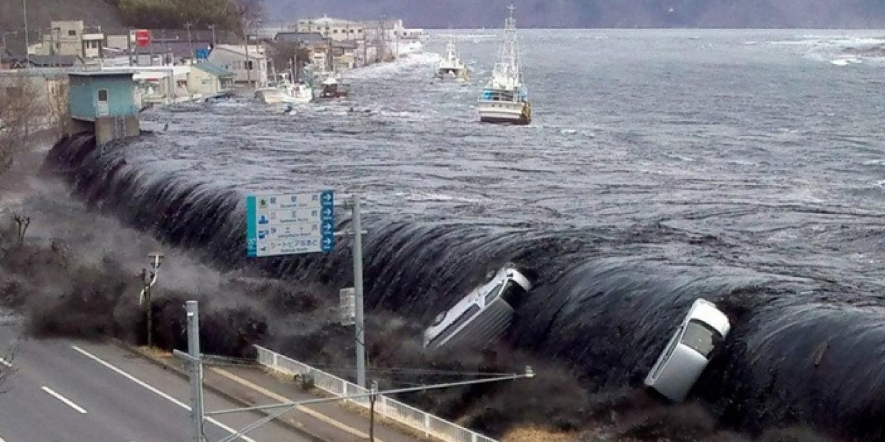 Japonya'nın Tokyo kıyılarına tsunami uyarısı: Sahillerden uzak durun!