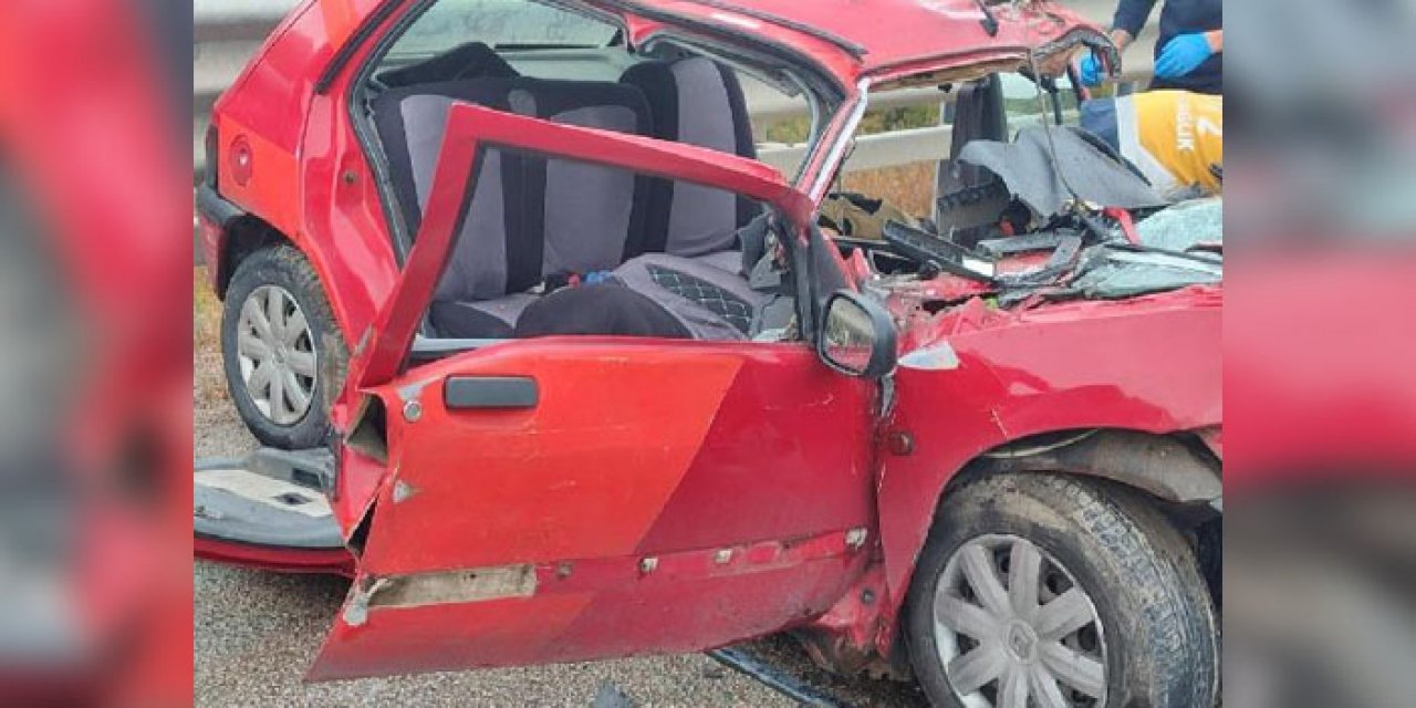 Otomobil kamyona arkadan çarptı: 4 ölü, 1 yaralı