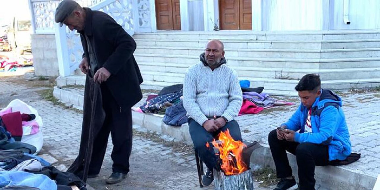 Ardahan'da havalar soğudu: ateş yakarak beklediler