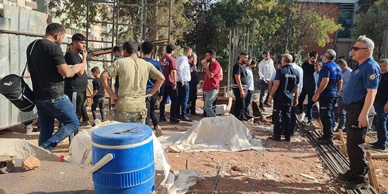 Kütüphane inşaatında çökme: 4 yaralı