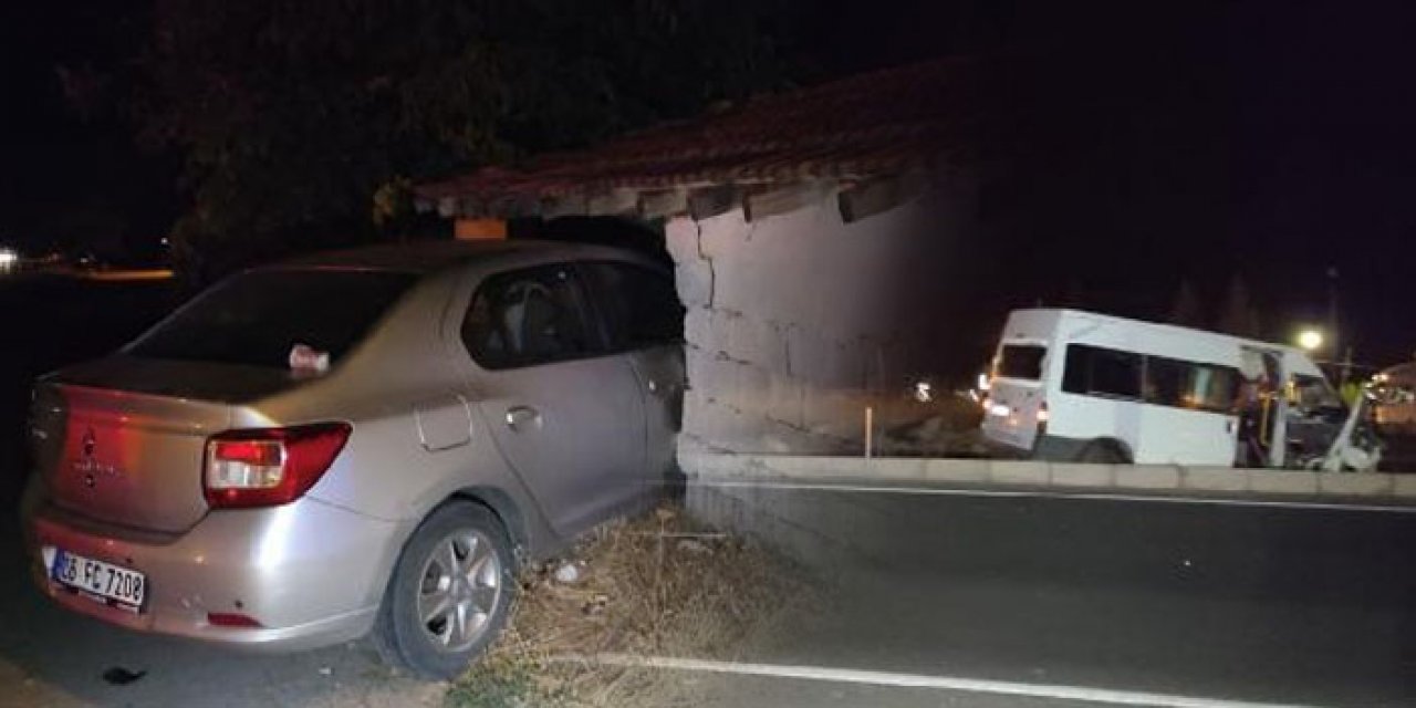 Tarım işçilerini taşıyan minibüs ile otomobil çarpıştı: 14 yaralı