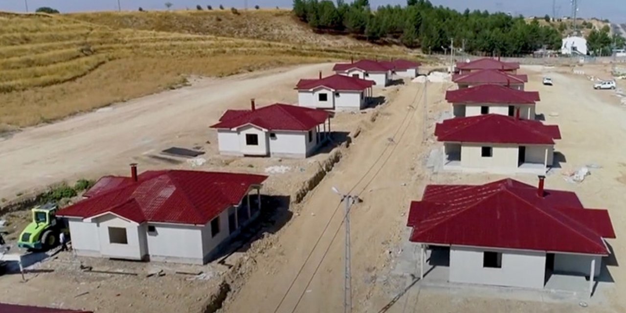 Mehmet Özhaseki: 100 bin köy evi çelikten yapılacak