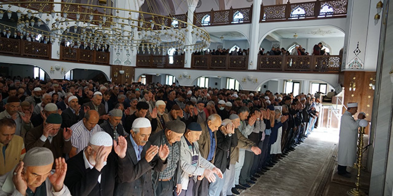 Filistin’de yaşamını yitirenler için gıyabi cenaze namazı