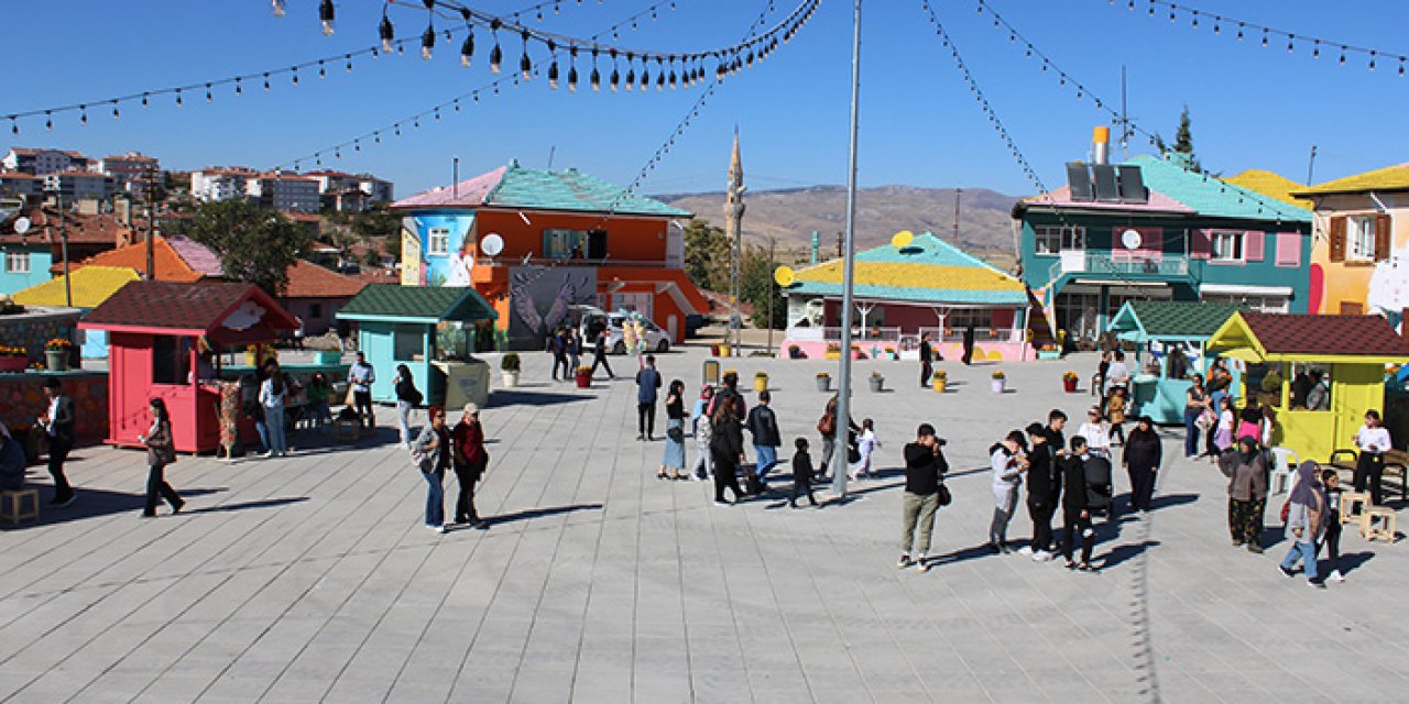 Elmadağ'daki renkli köy ilk festivaline ev sahipliği yaptı