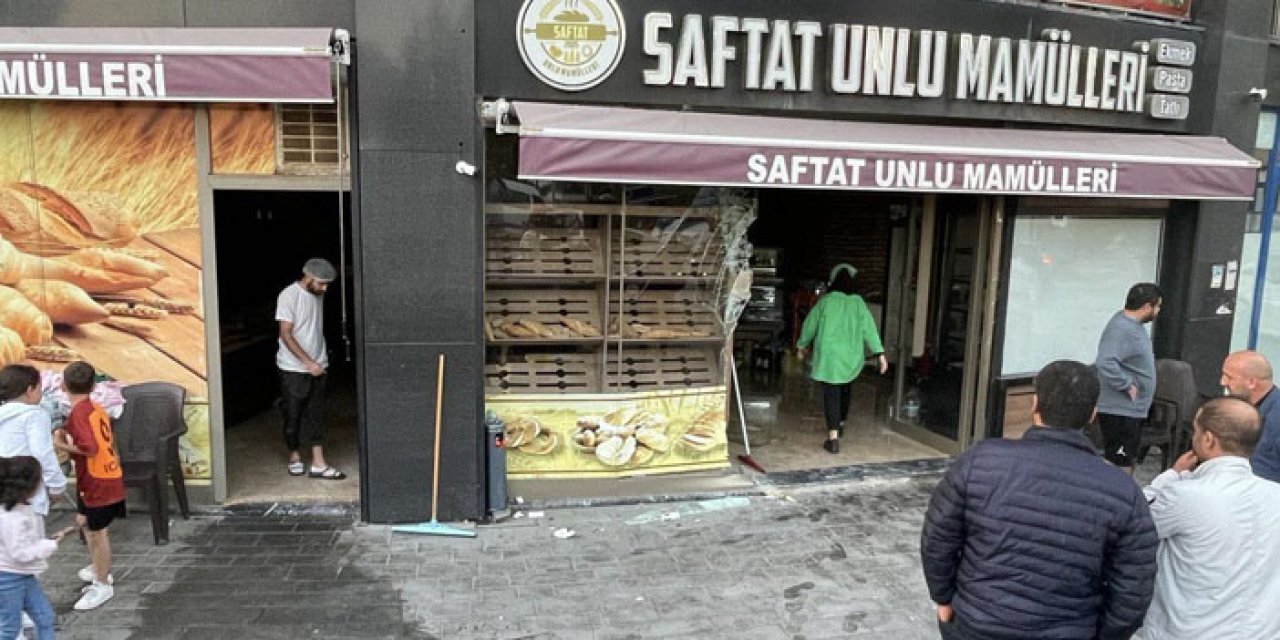 Otomobil kontrolden çıkarak fırına daldı