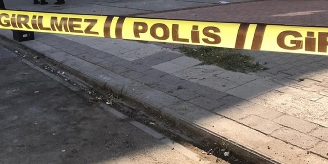 Yol kenarında ceset bulundu