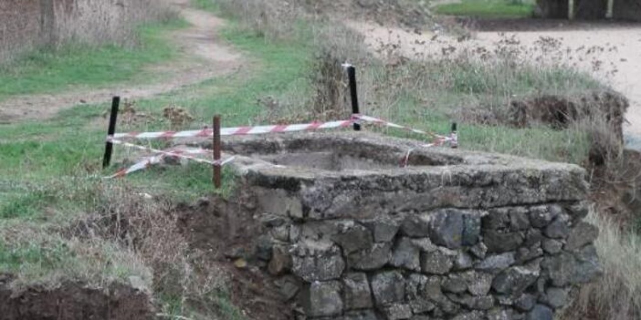 İki genç beton kapak kırılınca kuyuya düştü