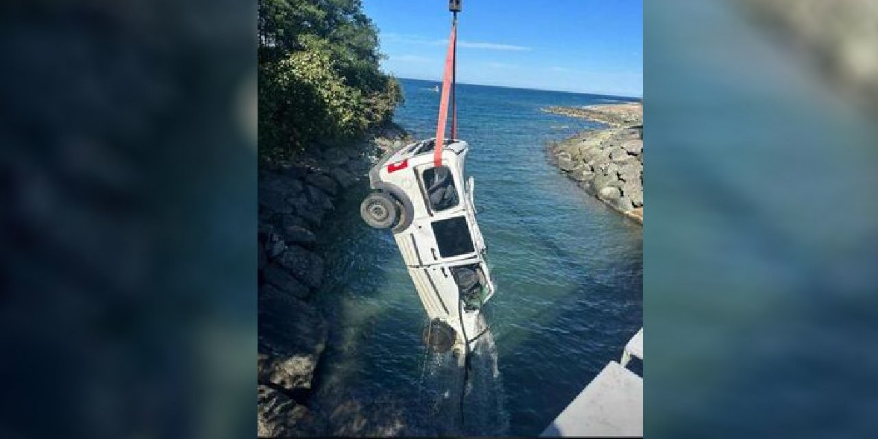 Otomobil denize uçtu: 2 yaralı