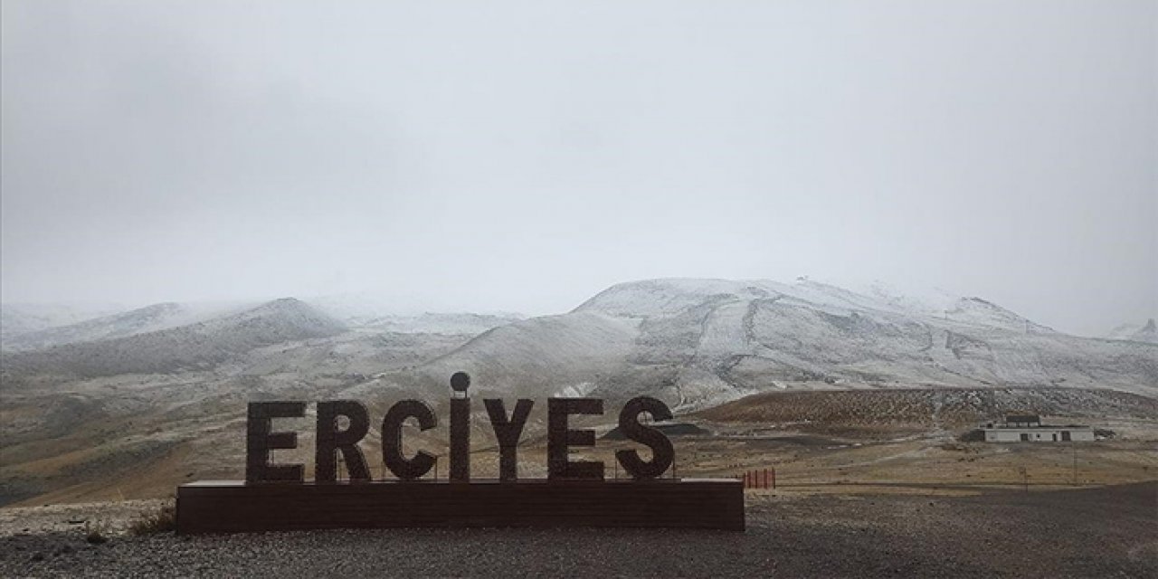 Erciyes'te kar kalınlığı 30 santimetreyi buldu