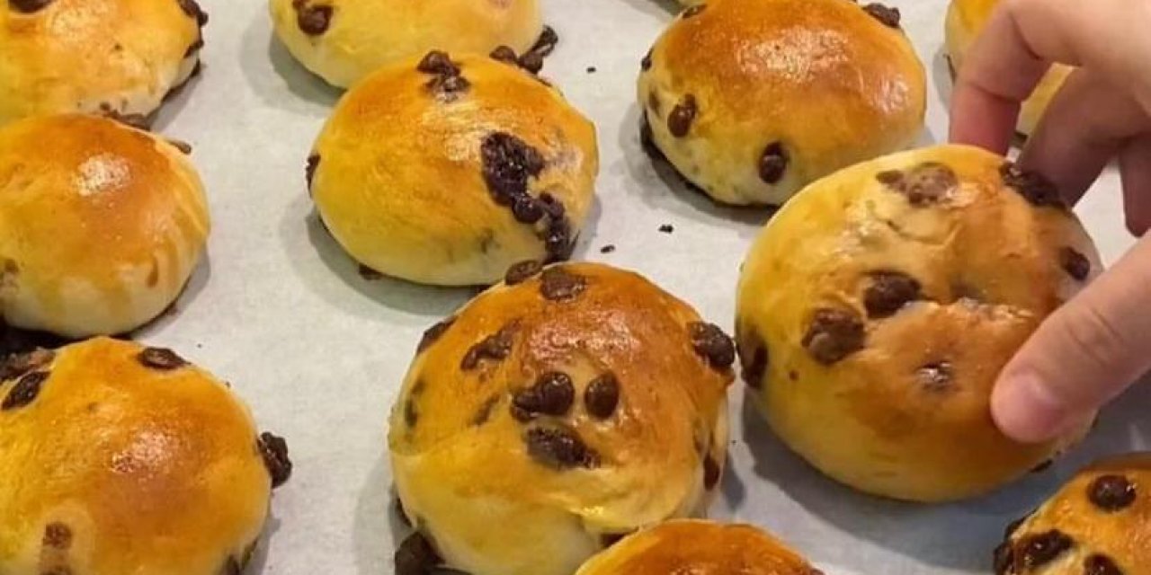 Çocukların Favorisi: Pofuduk Çikolatalı Poğaça tarifi...