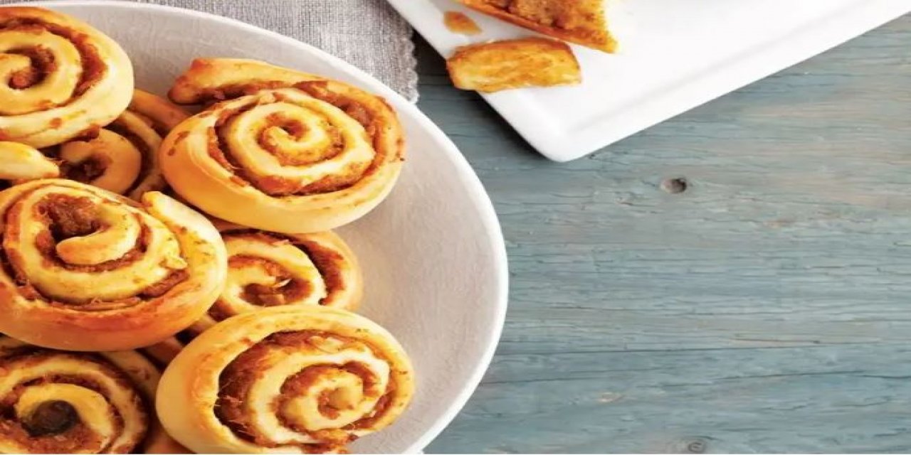 Hazır Mevsimi Gelmişken Mutlaka Deneyin! Bal Kabaklı Tarçınlı Rulo Kek...