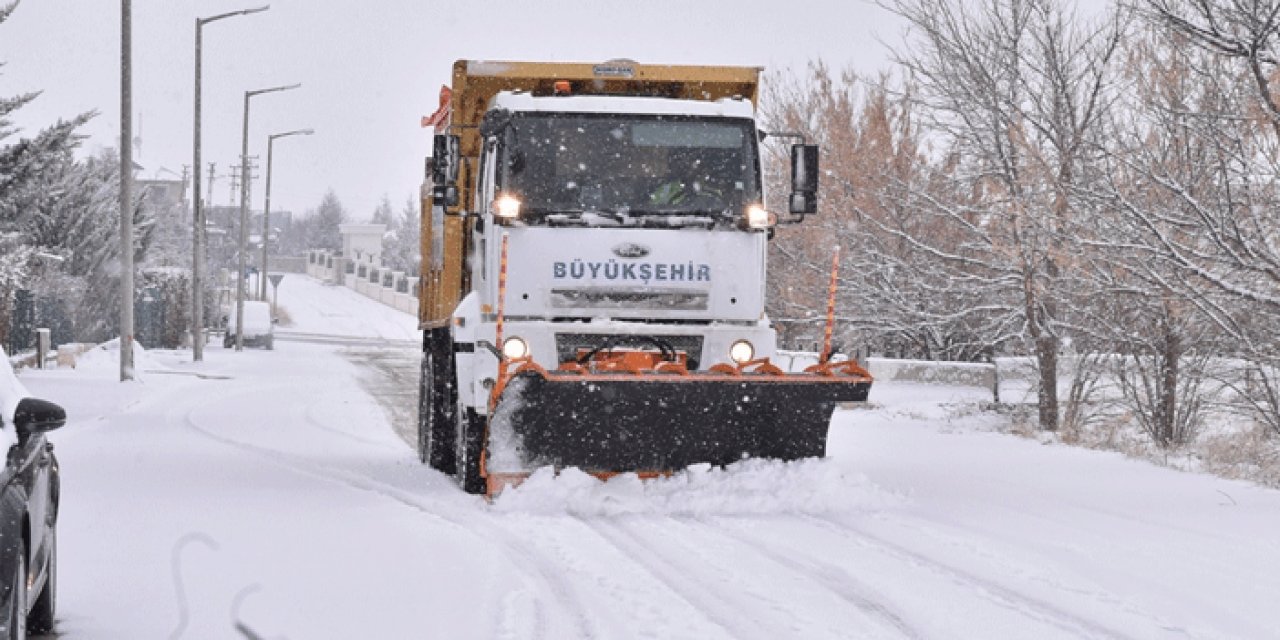 Ankara Büyükşehir 25 ilçenin yollarına 100 bin ton tuz dökecek