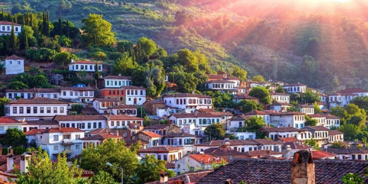 ‘Kıyamet köyü’ olarak biliniyordu: Şirince Köyü'nden tarihi başarı!