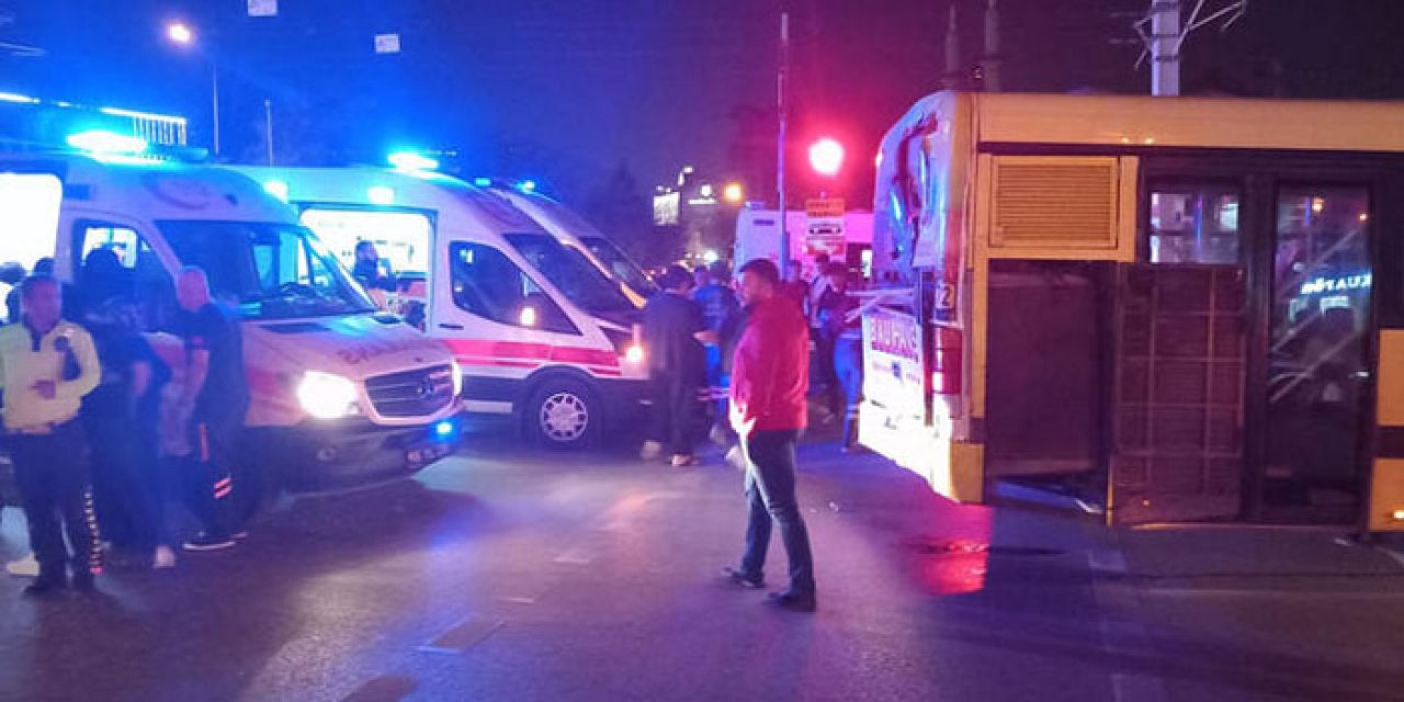 İki halk otobüsünün çarpıştığı kazada 6 kişi yaralandı