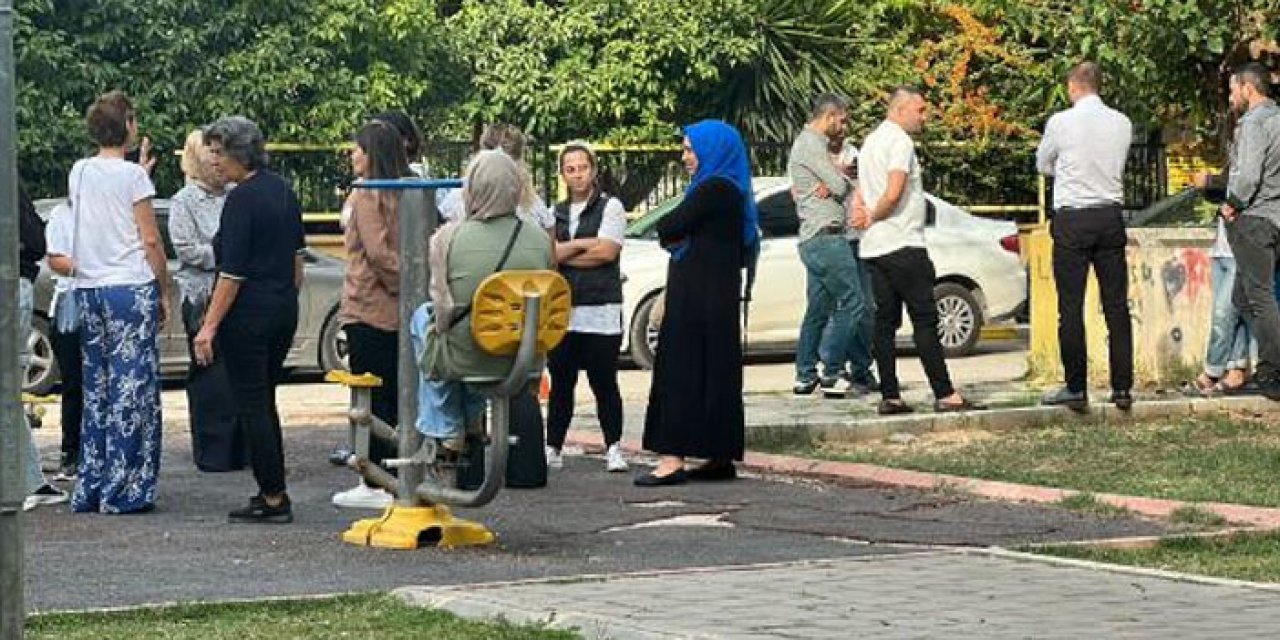 Görülmemiş olay! Oğlu arkadaşını ısırdı; kendisi öğretmeni darbetti