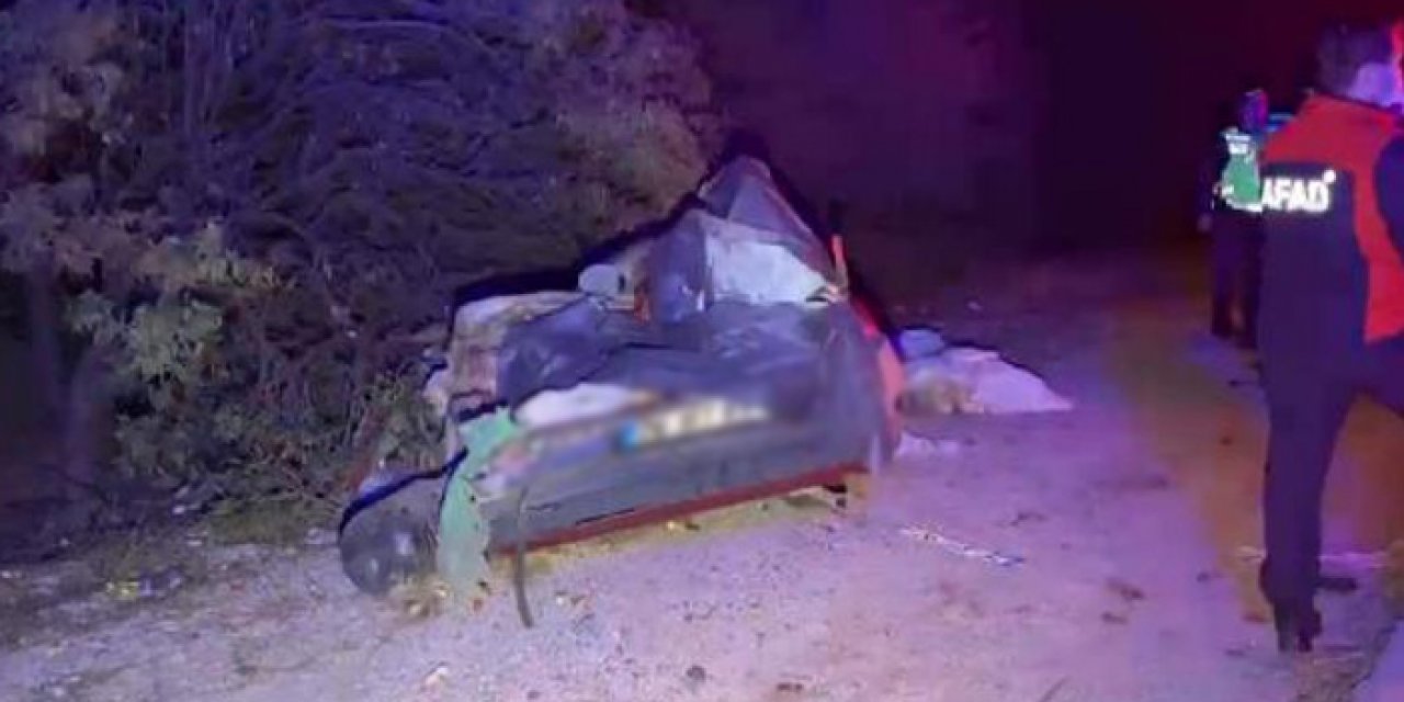 Kamyona arkadan çarptılar; canlarından oldular