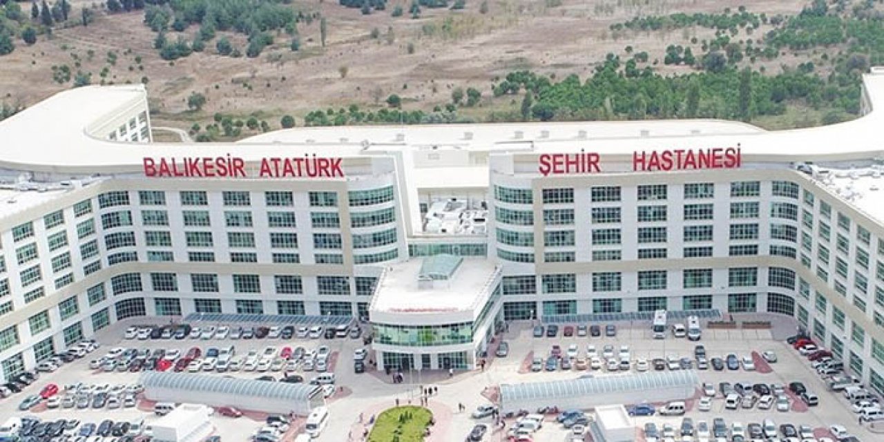 Balıkesir Atatürk Şehir Hastanesi’nde 2 hasta yakını doktora saldırdı